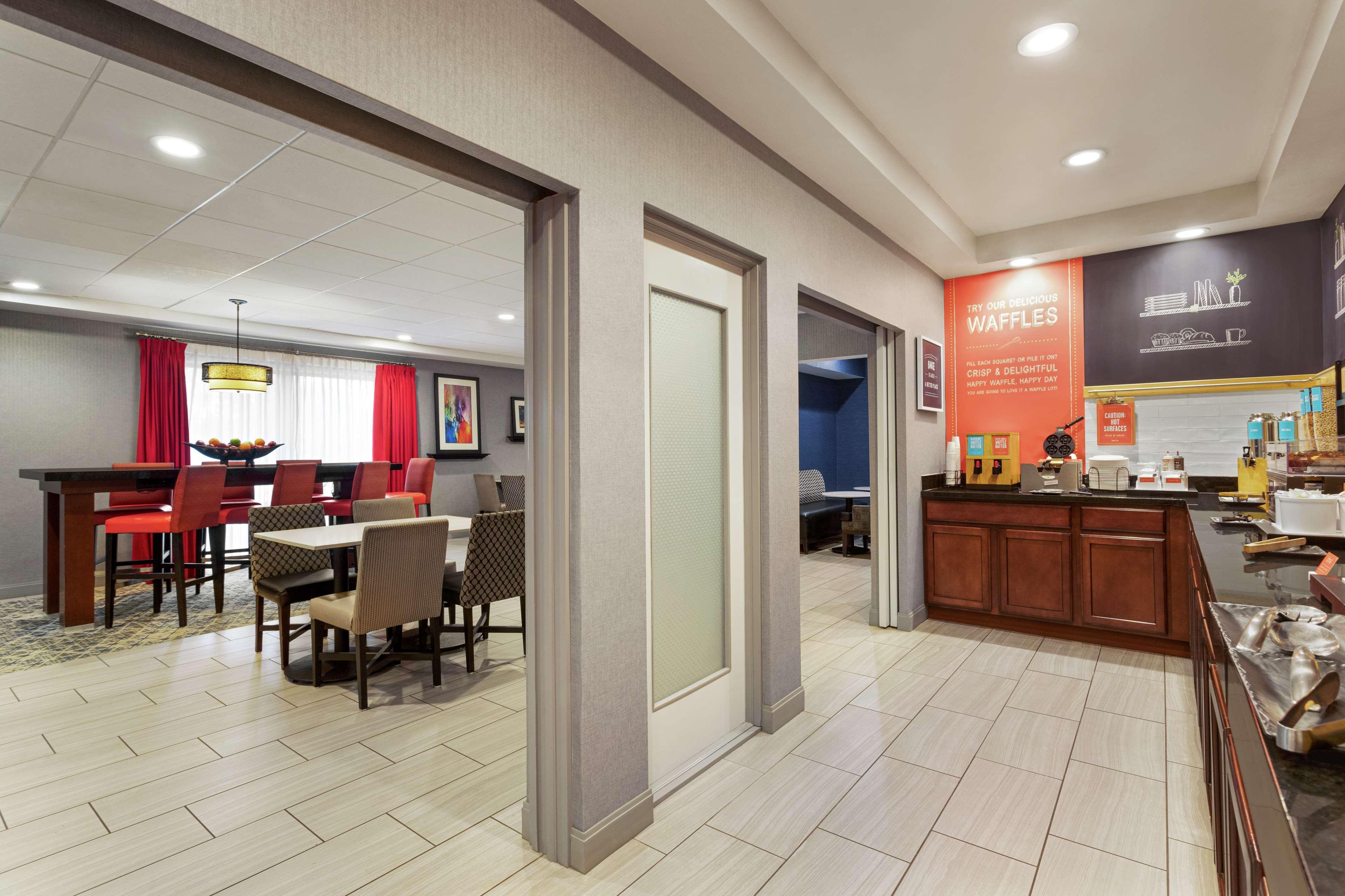 Hampton Inn Kansas City Blue Springs Bagian luar foto