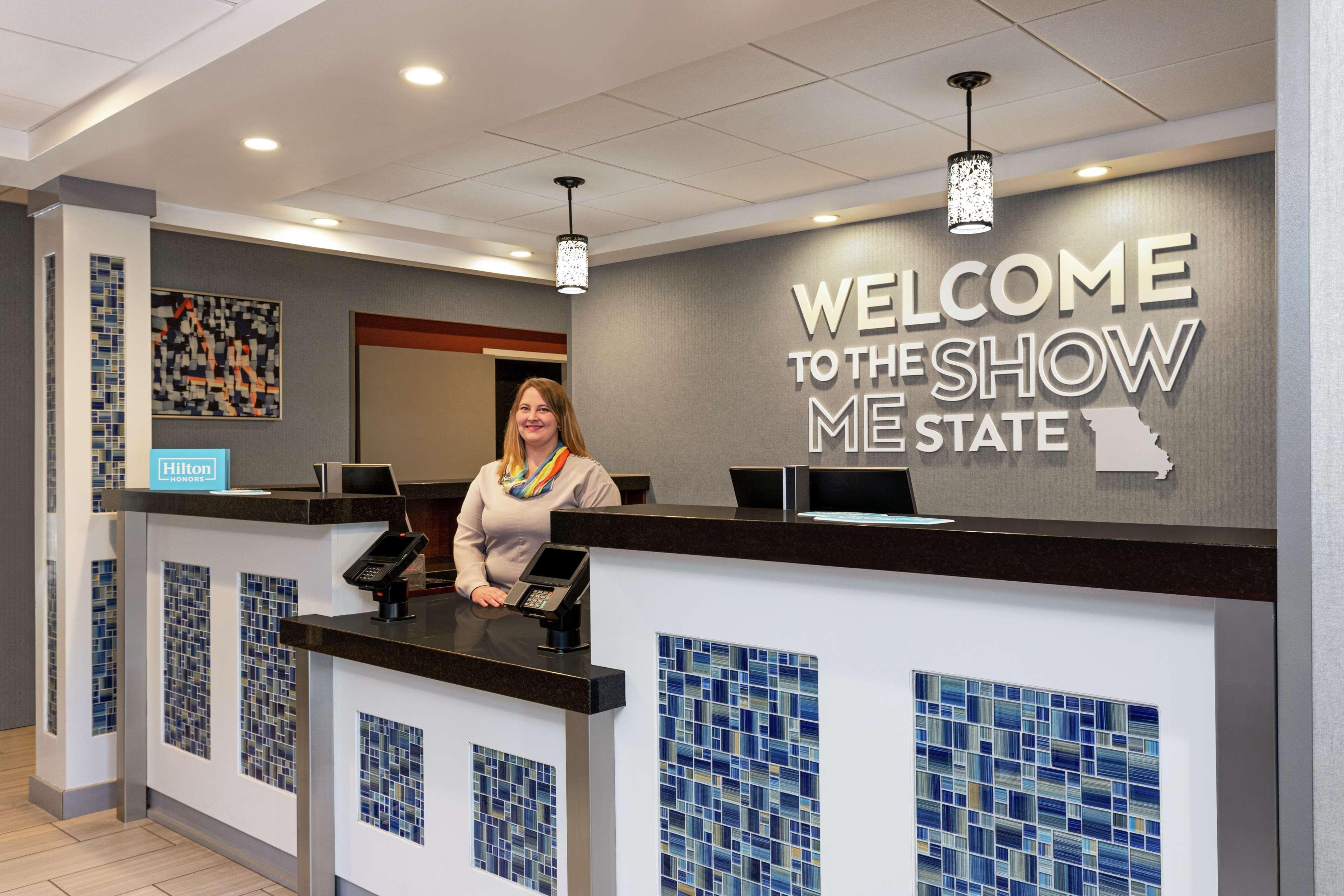 Hampton Inn Kansas City Blue Springs Bagian luar foto
