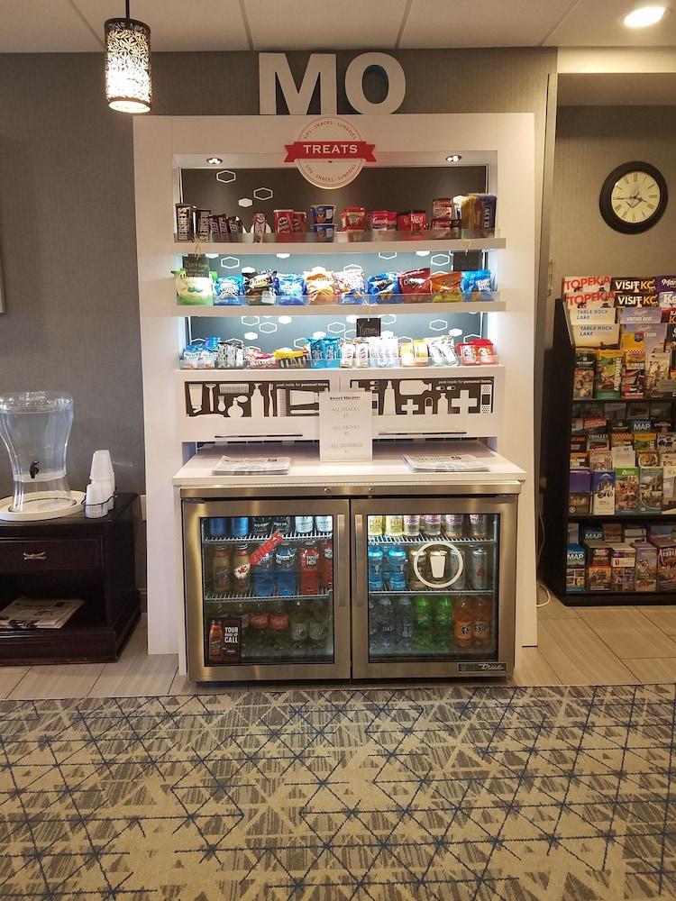 Hampton Inn Kansas City Blue Springs Bagian luar foto