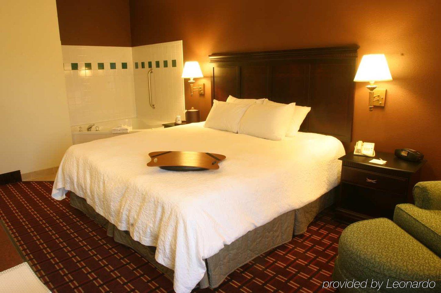 Hampton Inn Kansas City Blue Springs Bagian luar foto