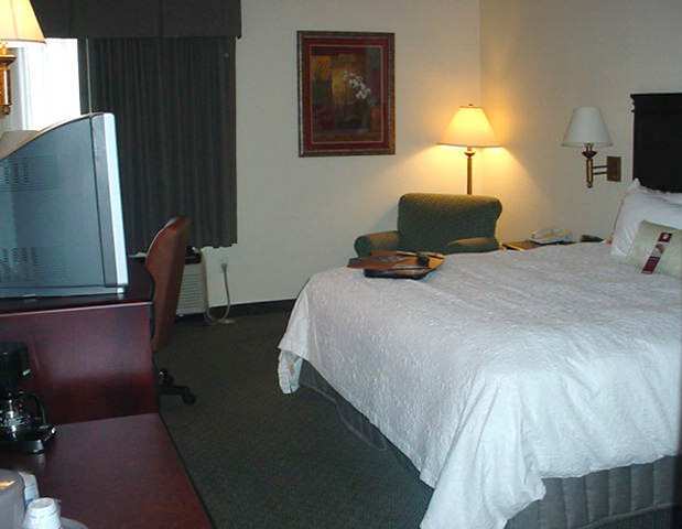 Hampton Inn Kansas City Blue Springs Ruang foto