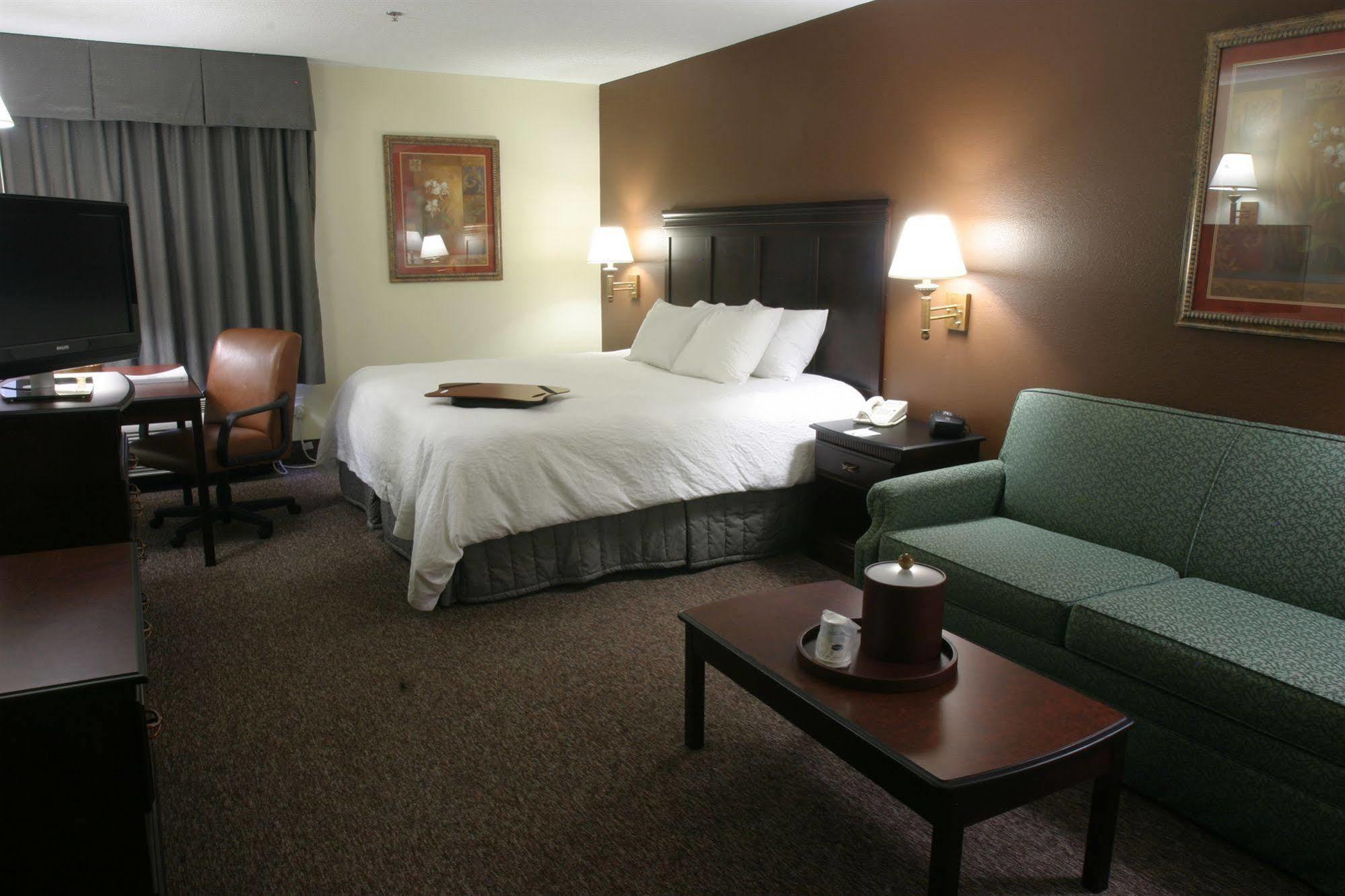 Hampton Inn Kansas City Blue Springs Bagian luar foto