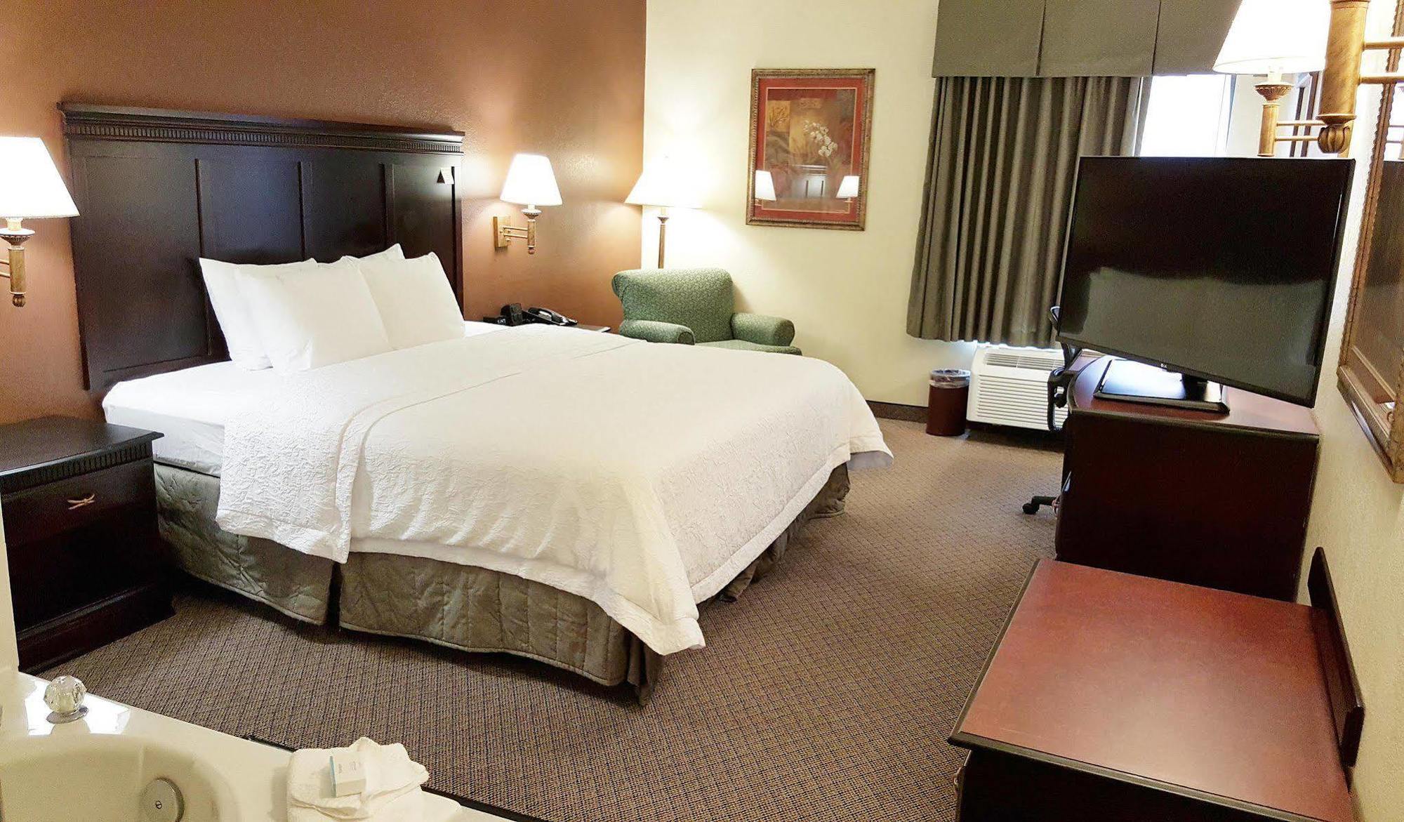 Hampton Inn Kansas City Blue Springs Bagian luar foto
