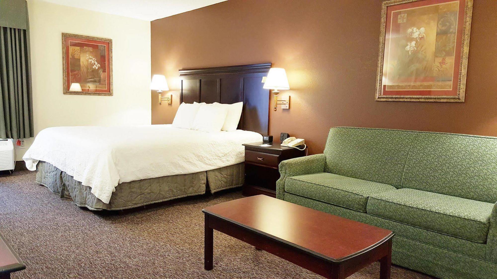 Hampton Inn Kansas City Blue Springs Bagian luar foto