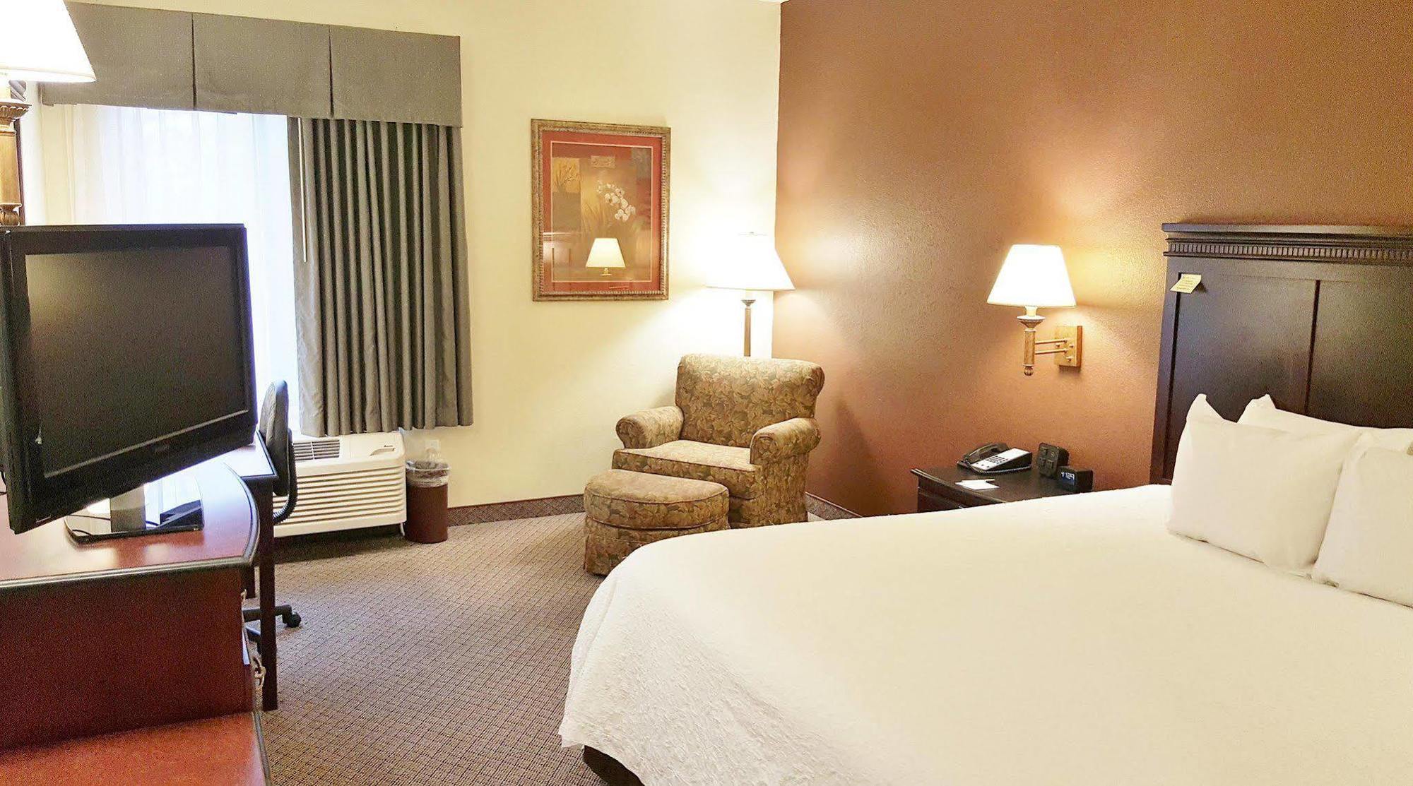 Hampton Inn Kansas City Blue Springs Bagian luar foto