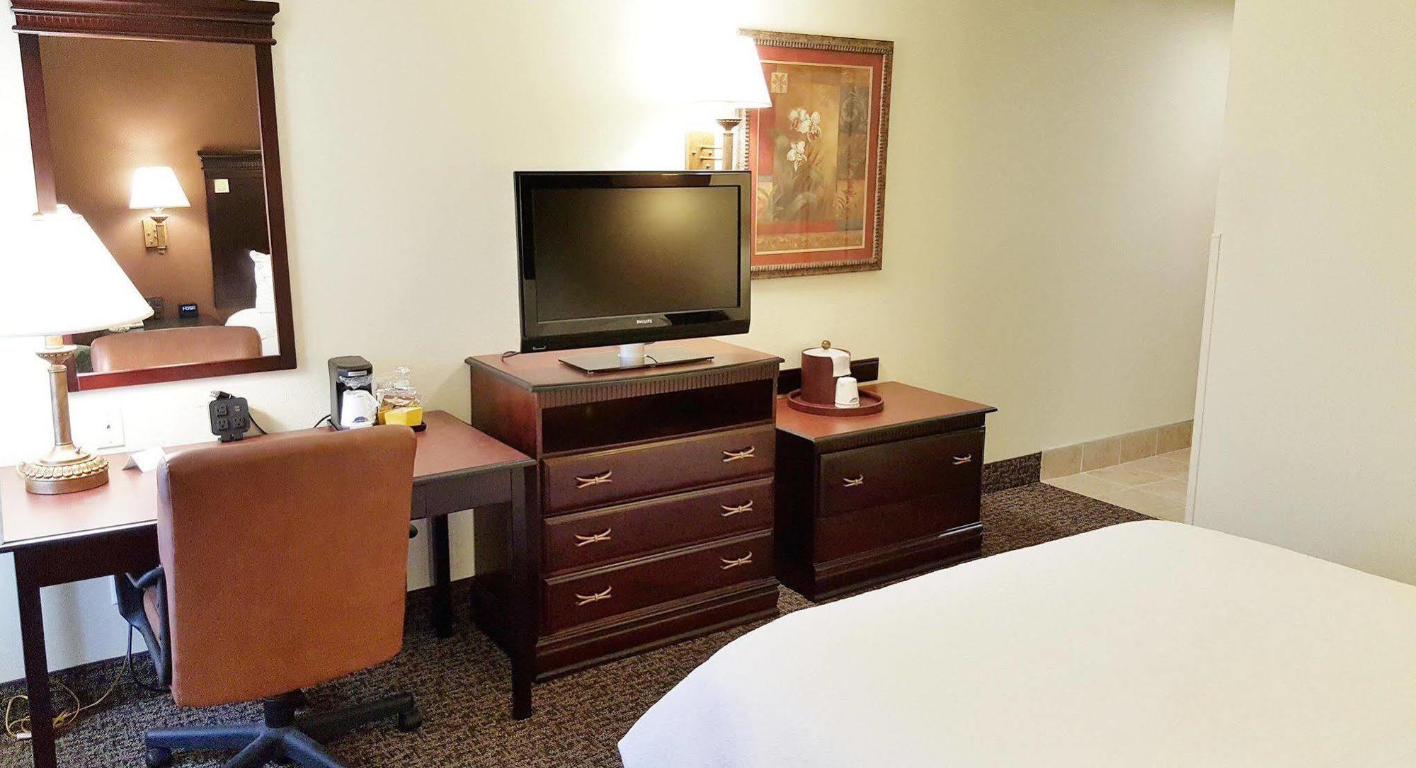 Hampton Inn Kansas City Blue Springs Bagian luar foto
