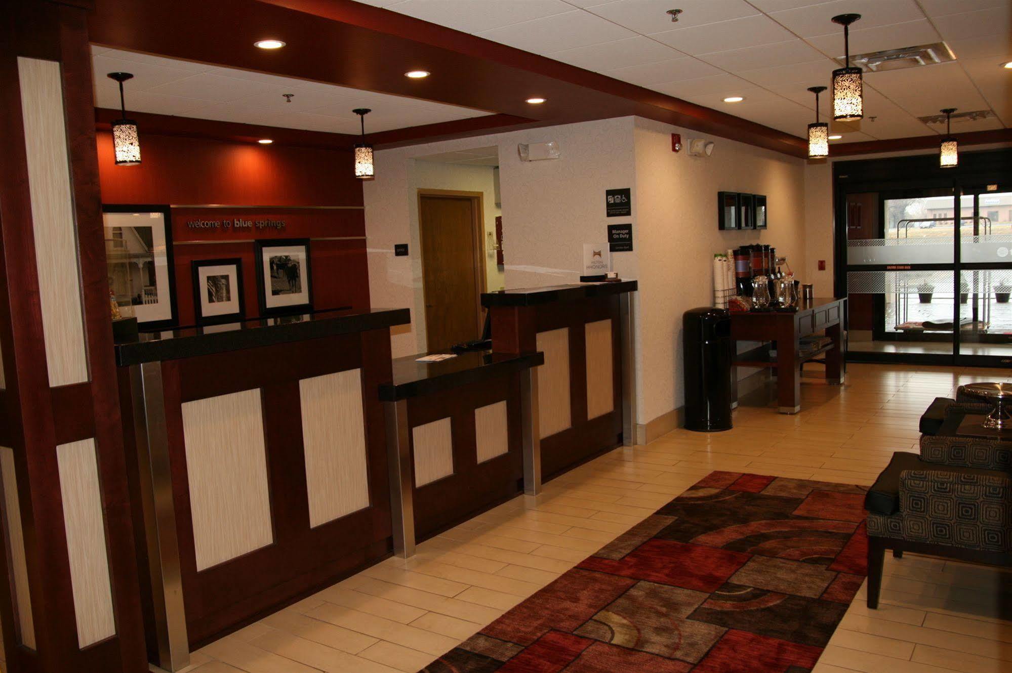 Hampton Inn Kansas City Blue Springs Bagian luar foto